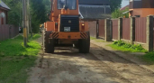 В Великих Луках приводят в порядок более 110 километров грунтовых дорог