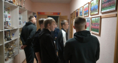Футболисты «Луки-Энергии» провели экскурсию по стадиону для детей из центра помощи