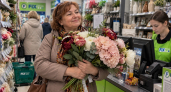 Купила в Fix Price охапку искусственных цветов — делаю королевский декор дома: один трюк — и зеркало как «цветочное облако»