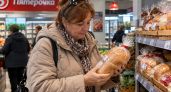 Почему на пакете с хлебом пластиковая застежка разного цвета: вот зачем она нужна на самом деле