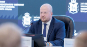 Самый молодой в истории: Бориса Елкина избрали спикером псковского Заксобрания