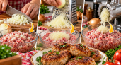 Резать, тереть или пропускать через мясорубку: как правильно добавить лук в котлеты, чтобы они были сочными