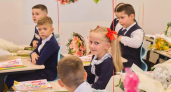 «А родители могут на работу к 10:00?» — жители Великих Лук обсуждают идею начинать школьные уроки в 9 утра