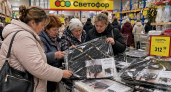 В «Светофоре» продают скатерть за копейки — ни стирать, ни гладить не надо: выглядит как мрамор — кухня преобразилась без ремонта