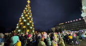 На новогоднюю ель из шаров в Великих Луках выделили 1,4 миллиона рублей 