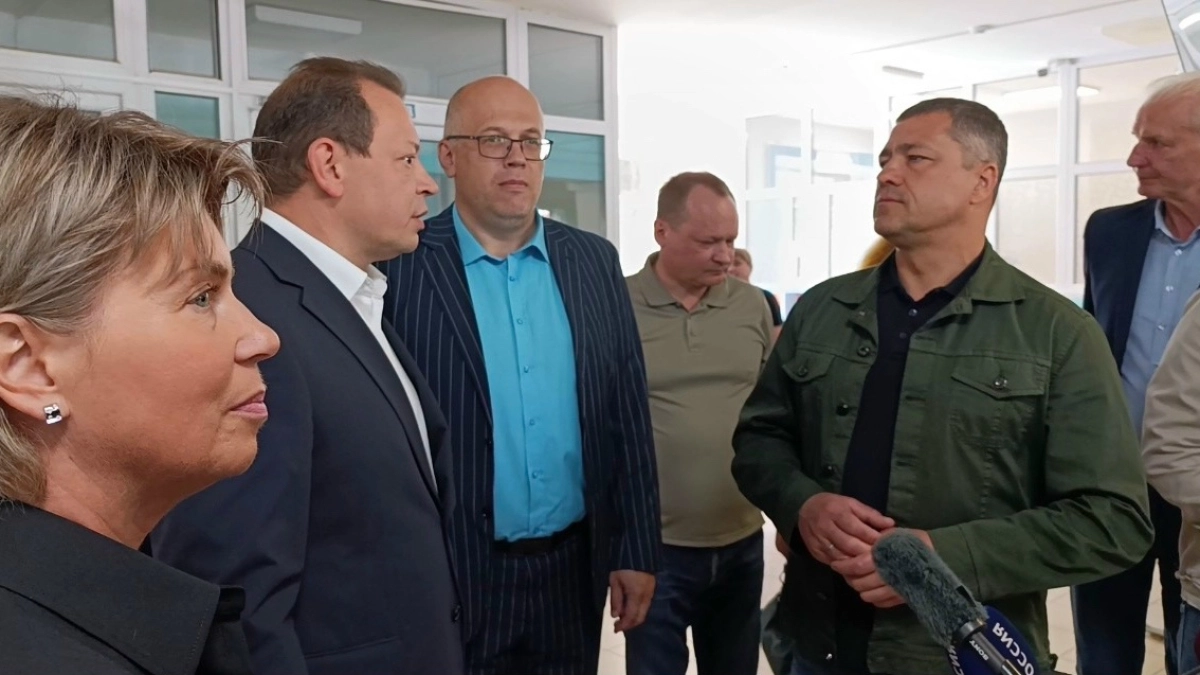 Губернатор Михаил Ведерников посетил Центр здоровья в Великих Луках, который станет флагманским