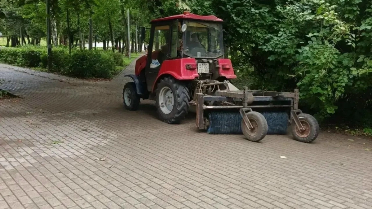 В Великих Луках продолжается подготовка к Дню города