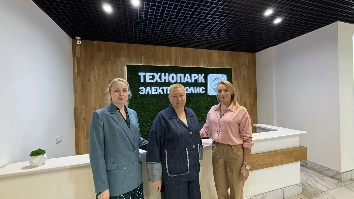Федеральный координатор олимпиады «Звезда» посетила технопарк «Электрополис» в Великих Луках