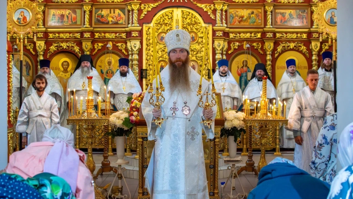 Епископ Великолукский Варнава совершил хиротонию во диакона в Свято-Вознесенском соборе Великих Лук