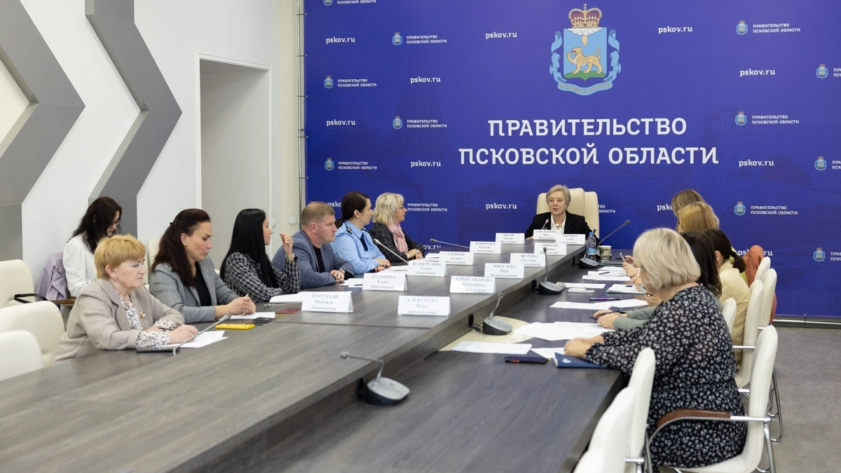 В Псковской области поручено усилить контроль за нелегальной занятостью в сезонных отраслях