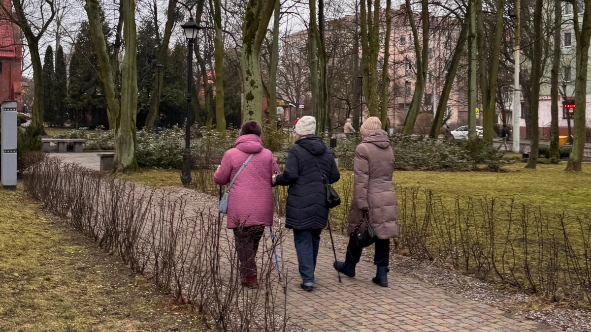 Почему после 55 лет нужно держаться от людей подальше: запомните мудрые слова Левитанского раз и на всю жизнь