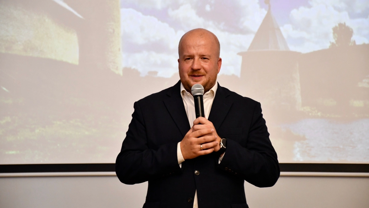 Мэр Пскова подал в отставку: гордума рассмотрит прекращение полномочий Бориса Елкина и двух депутатов