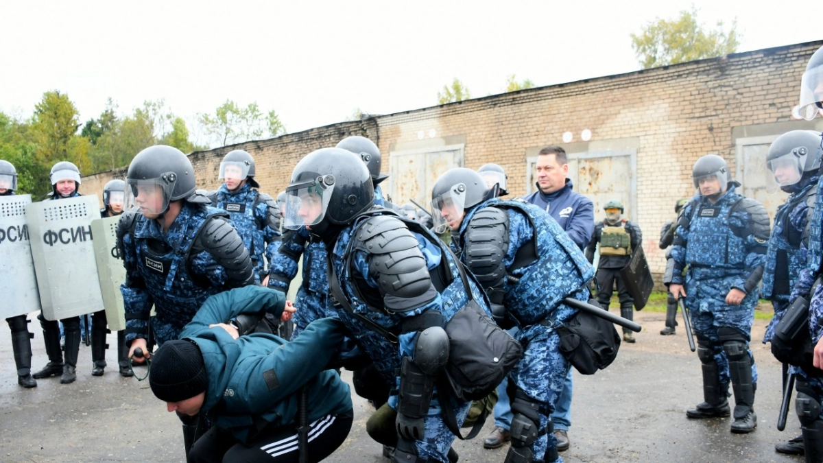 В Псковской колонии освободили заложников – понарошку