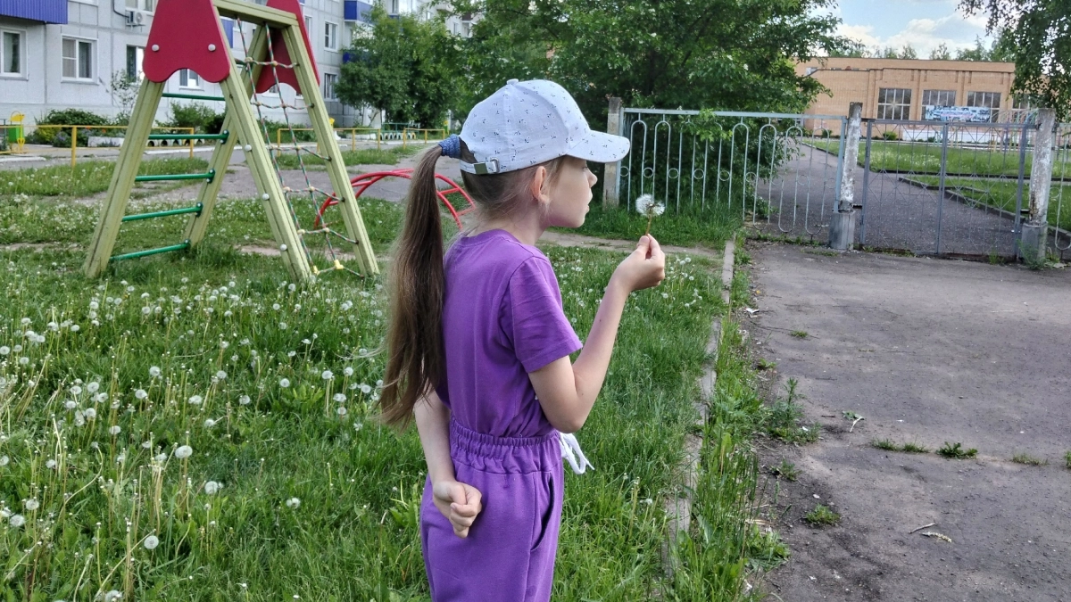 В Англии так называли королев, а мы сейчас нос воротим: чудноеое имя для дочери - переводится как "благородная"