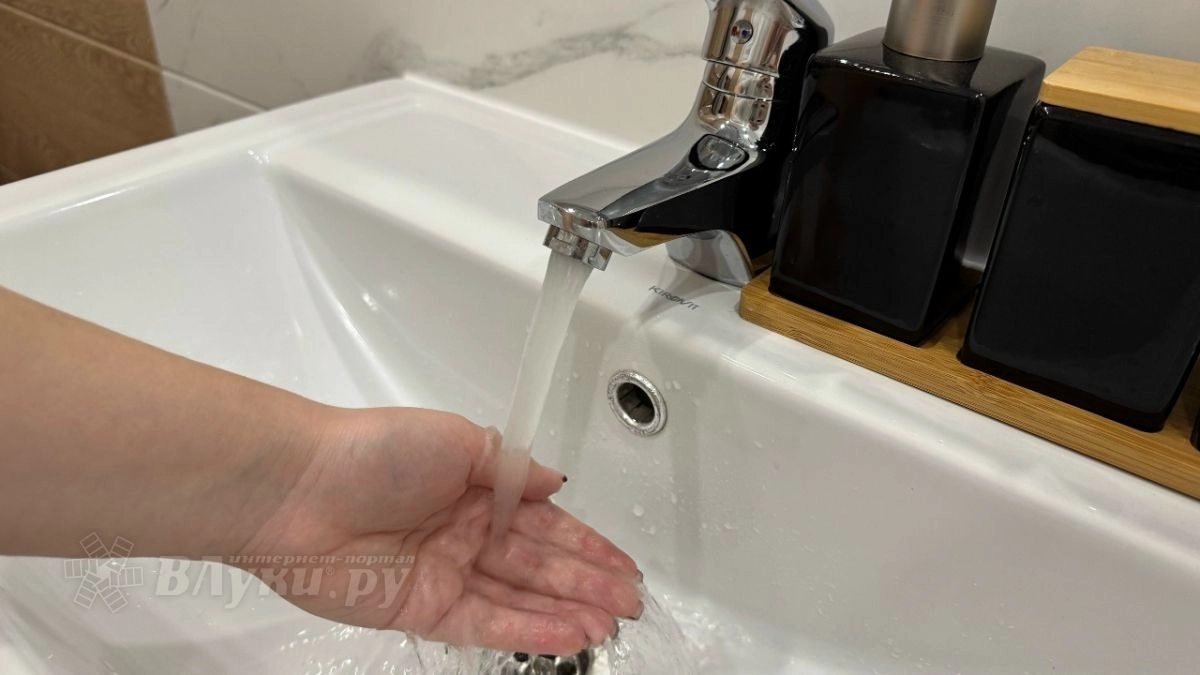 В Великих Луках 5 октября отключат горячую воду из-за перевода котельных на зимний режим