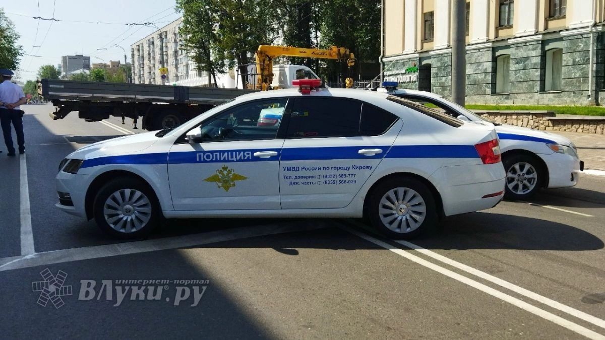 Водитель из Беларуси попался с фальшивыми правами в Великих Луках