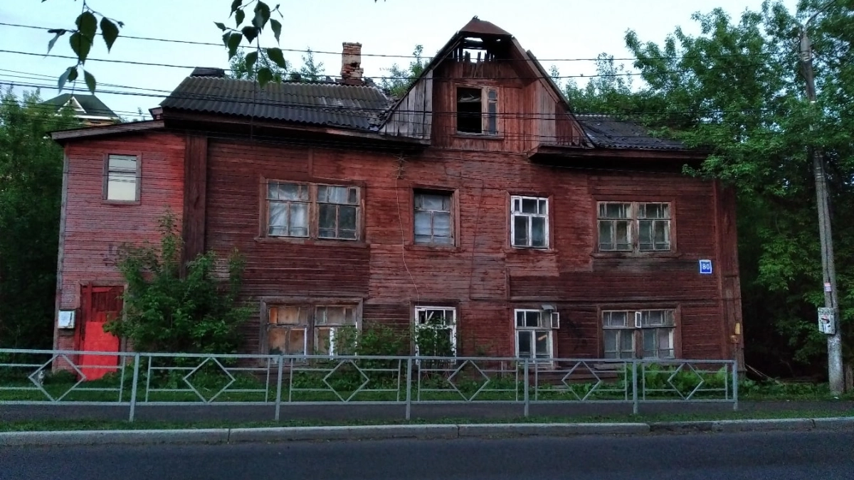 «Суд вам не указ» — жительница Великих Лук более 20 лет борется за тишину в доме у железной дороги