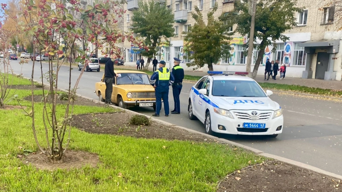 Зачем гаишники задают водителям странные вопросы: как правильно себя вести и что отвечать