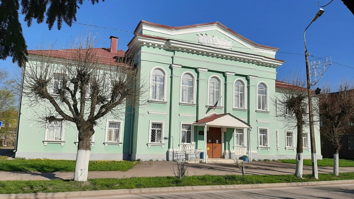 Житель Гдовского района получил штраф за оскорбление прокурора в суде
