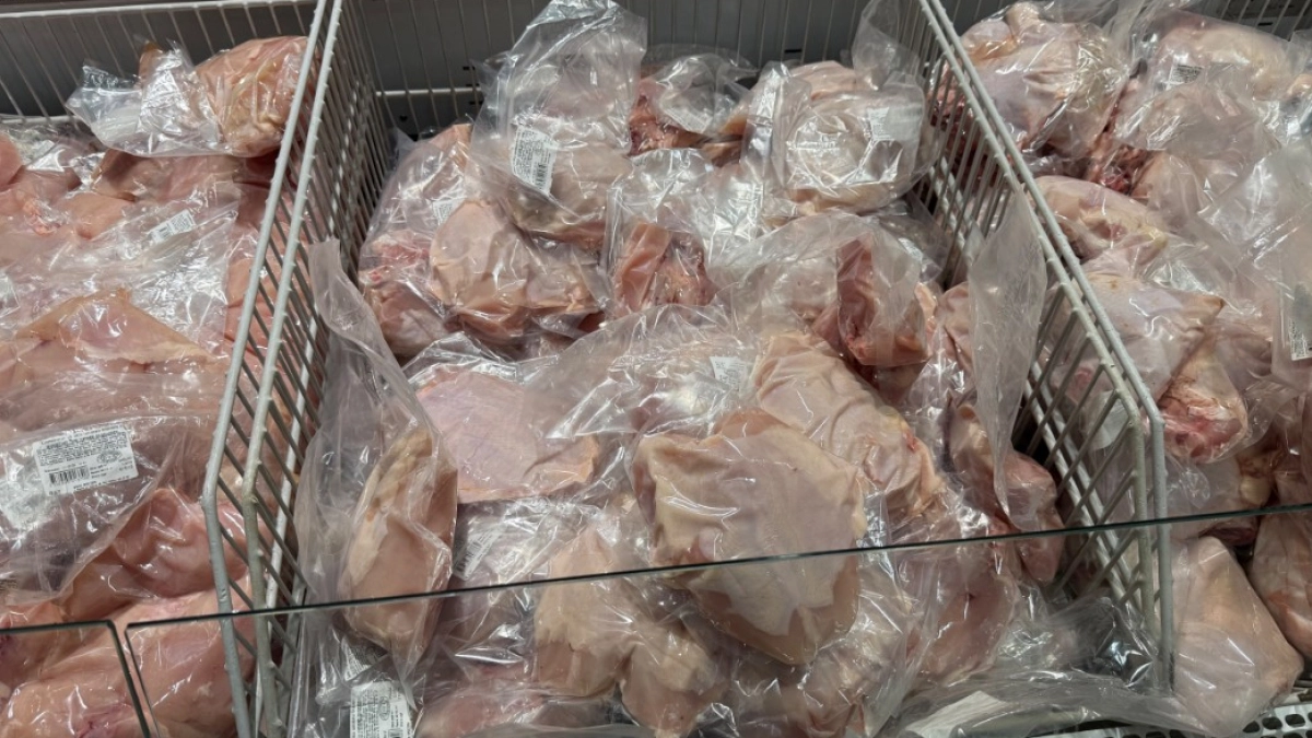 Почему свинину в «Светофоре» продают дешевле куриных субпродуктов: вот откуда ее привозят