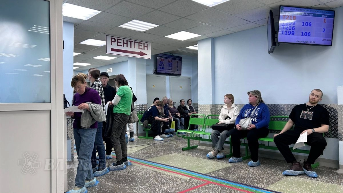 «Я откуда знаю»: жители Великих Лук рассказали о хамстве в поликлиниках и сломанном КТ