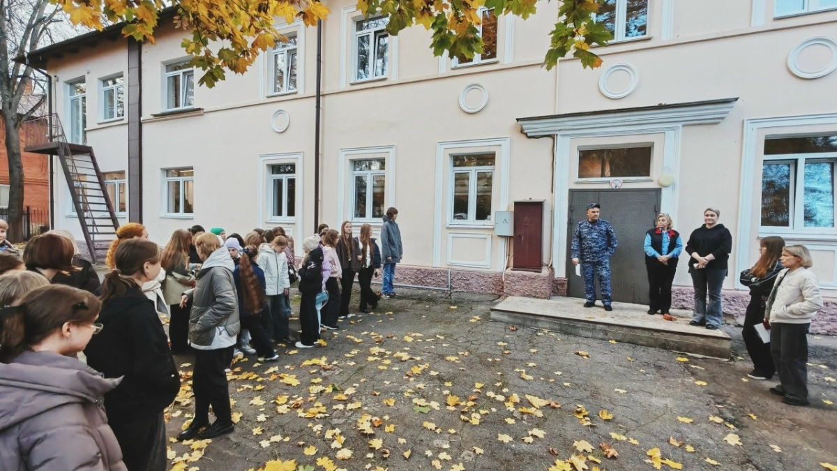 В художественной школе Великих Лук провели антитеррористическую тренировку
