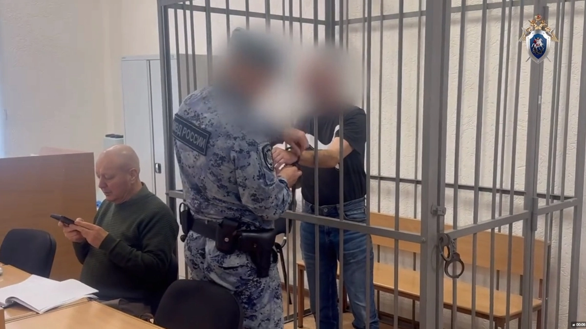 В Пскове мужчину обвинили в убийстве знакомого, который пришёл к нему в гости