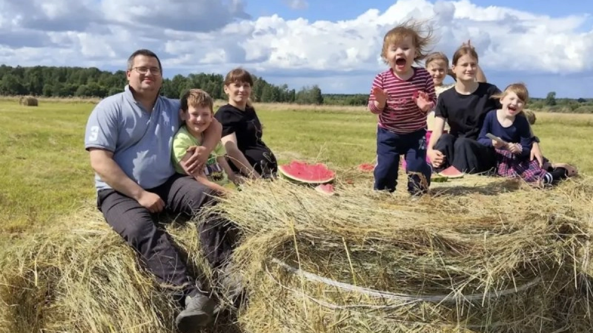 Многодетную семью Прауст из Псковской области наградили в Кремле на конкурсе «Семья года»