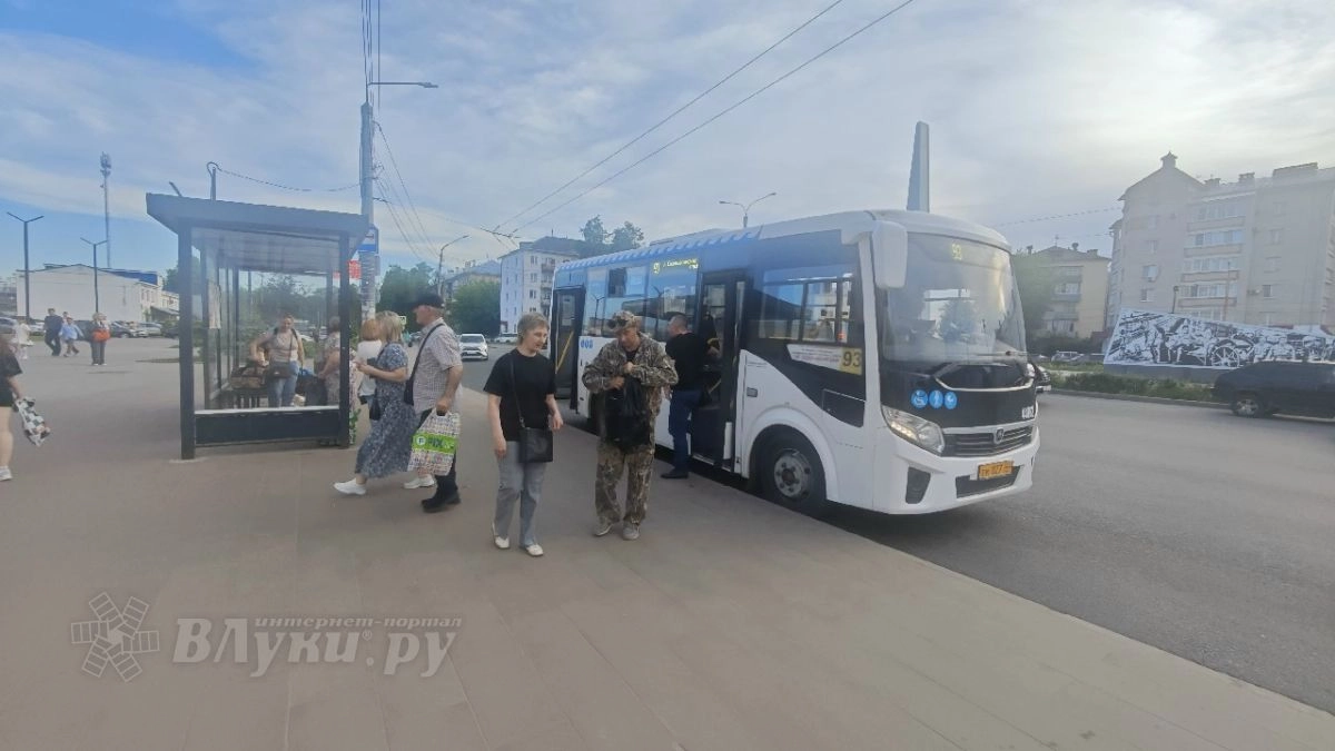 Минтранс объяснил подорожание проезда в Великих Луках
