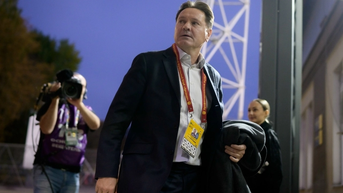 Уроженец Великих Лук Дмитрий Аленичев привёл «Арсенал» в десятку лучших команд Первой лиги